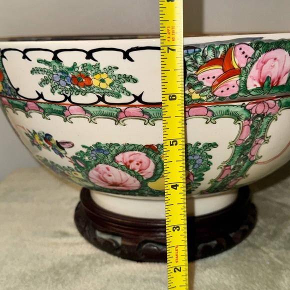 Vintage Chinese Famille Rose Medallion Porcelain Bowl Hand Painted W WOOD STAND - Picture 3 of 16